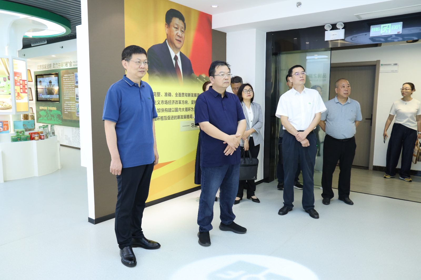 湖南省國資委黨委委員、副主任馮傳良一行調(diào)研湖南農(nóng)業(yè)集團